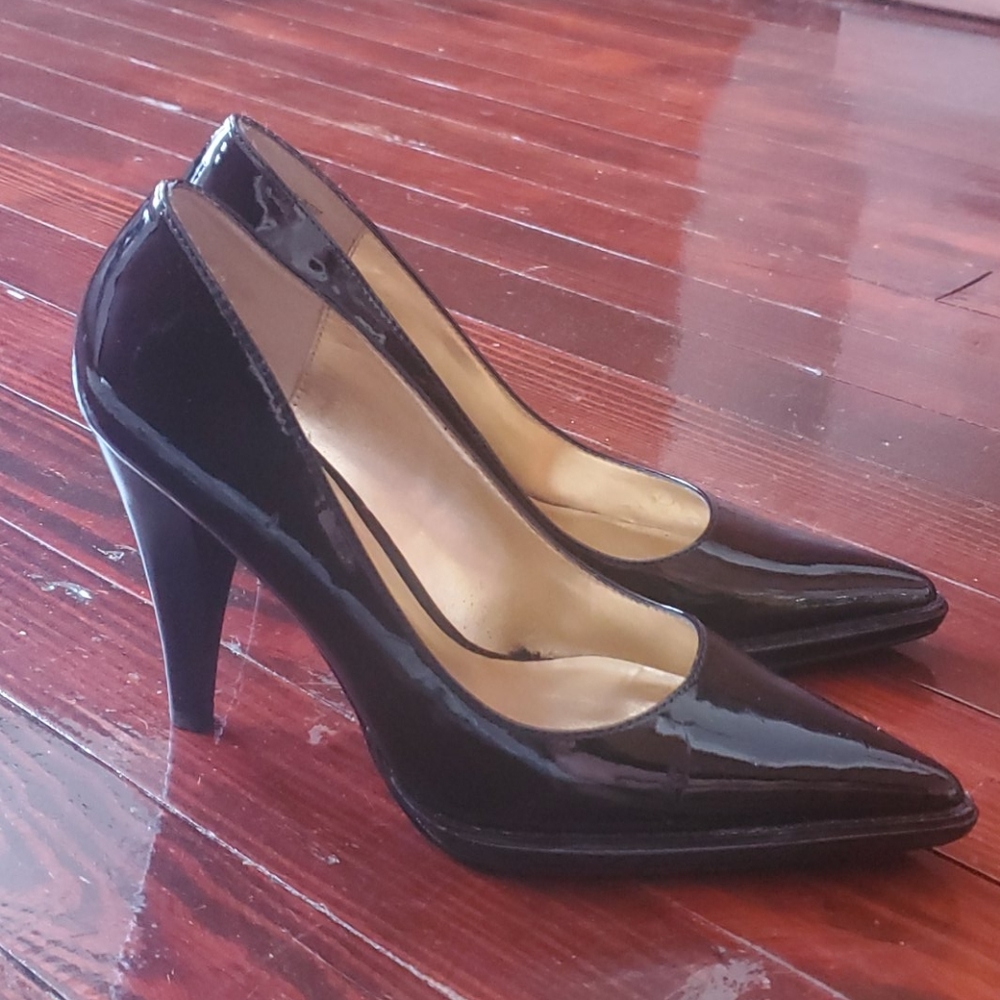 vera wang black heels